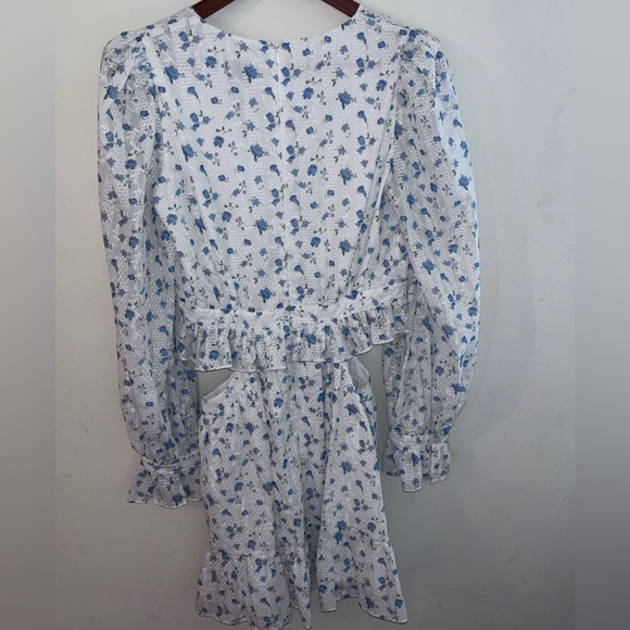 NWT Revolve x  One33 Social White Long sleeve Floral Dress Size : 8 - Picture 8 of 8